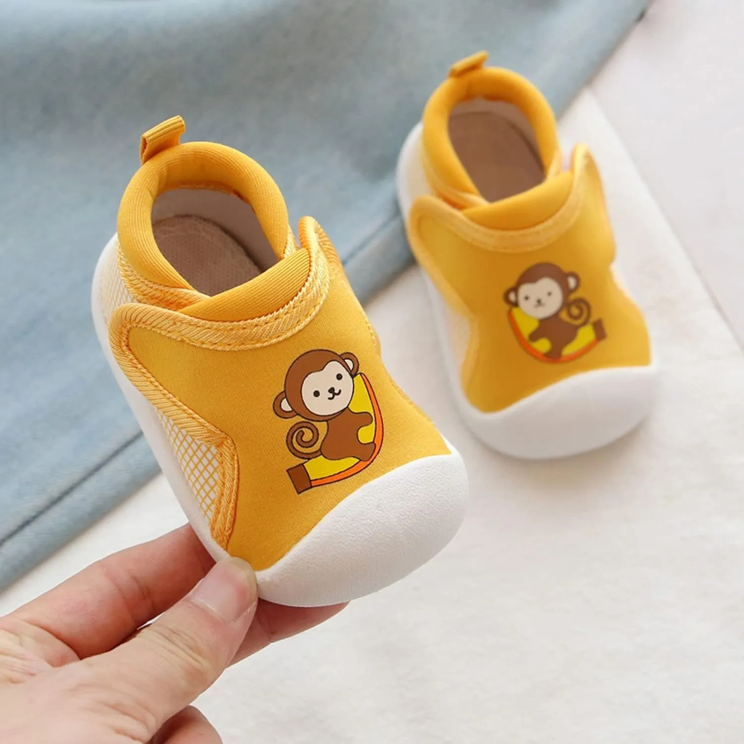 Girls Boys Leisure Shoes Cotton Cloth Cartoon Prints Soft Bottom Breathable Slip On Sport Shoes Non Slip Baby Shoes